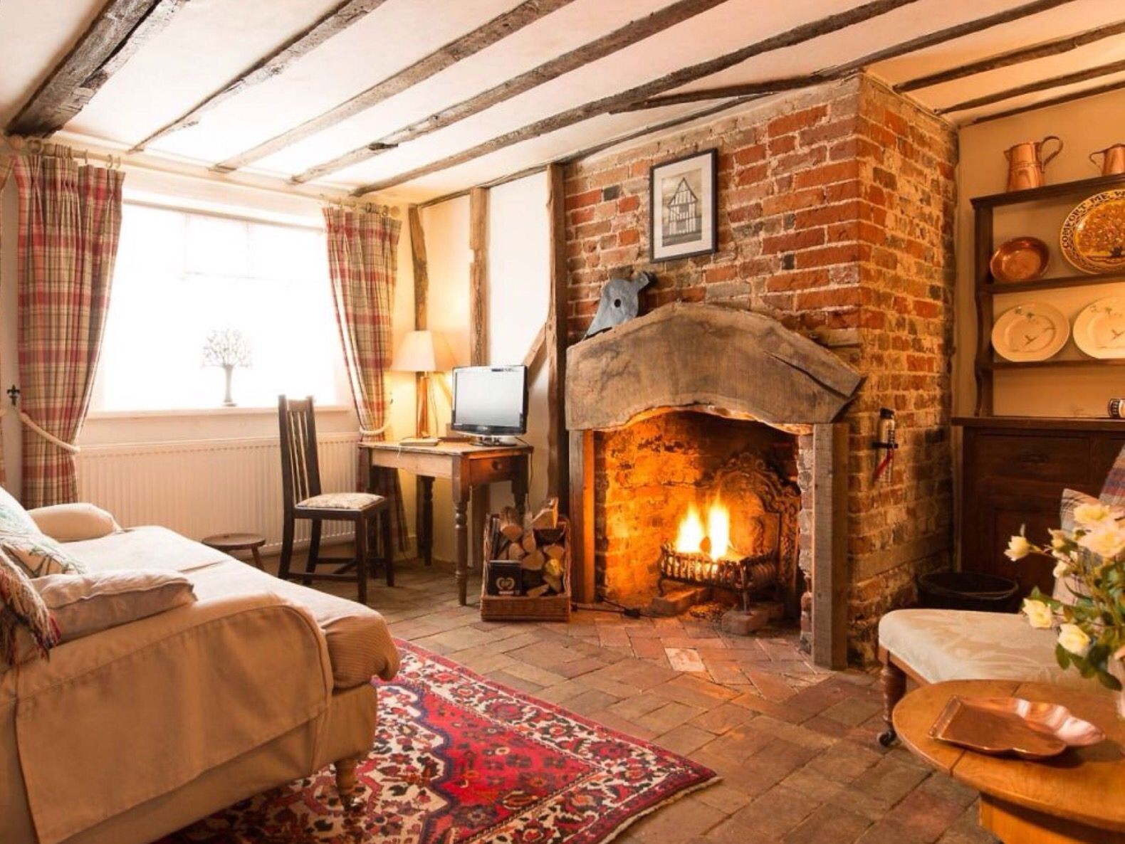 günlük kiralık daire rehberi, otel alternatifi konaklama, ev konforunda tatil, güvenilir kiralık ev bulma, kısa süreli daire kiralama avantajları, yerel konaklama deneyimi, eşyalı günlük kiralıklar, uygun fiyatlı konaklama stratejileri, günlük dairede hijyen kuralları, konaklama bütçesi planlama, merkezi günlük daireler, profesyonel ev sahipliği hizmeti