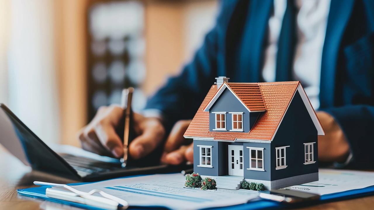 gayrimenkul yatırımı, ev alırken dikkat edilmesi gerekenler, konut kredisi şartları, tapu devri nasıl yapılır, amortisman süresi hesaplama, emlak değerleme, konut satış sözleşmesi, tapu harcı hesaplama, kiralık ev yönetimi, gayrimenkul danışmanlığı, iskan nedir, kentsel dönüşüm rehberi, arsa yatırımı püf noktaları, ekspertiz raporu nedir, ev satma teknikleri.