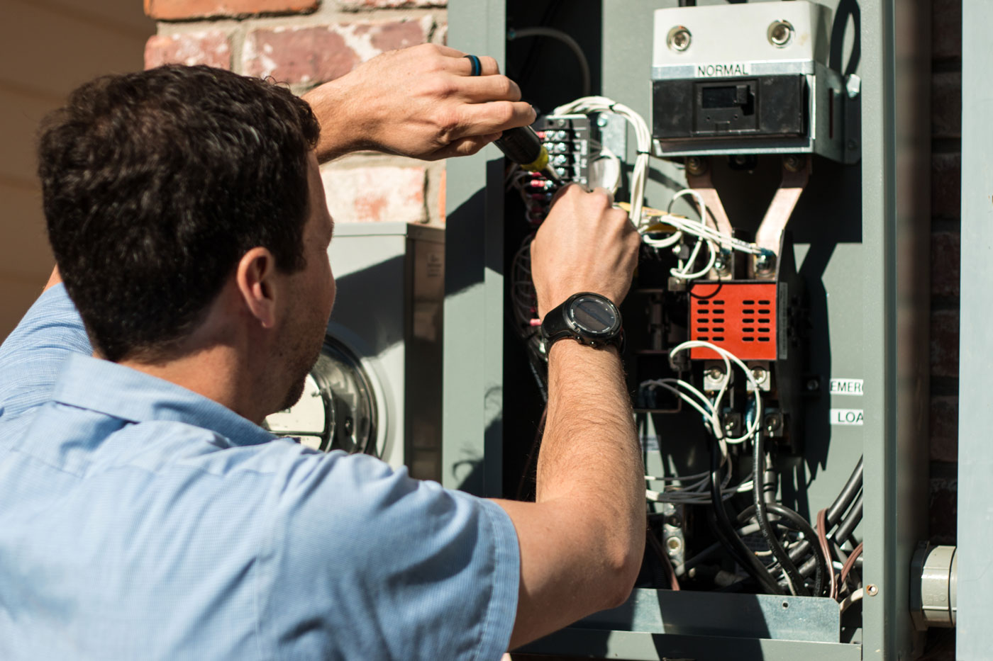 Muğla elektrikçi, elektrik arıza çözümü, elektrik tesisatı, güvenilir elektrikçi, elektrik bakımı