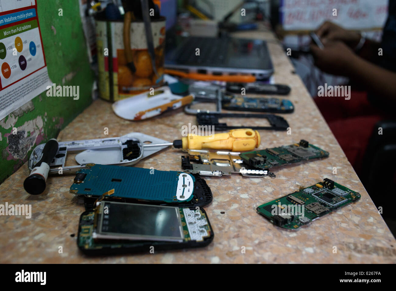 telefon batarya değişimi, telefon şarj problemi, batarya performansı, telefon şarj süresi, batary