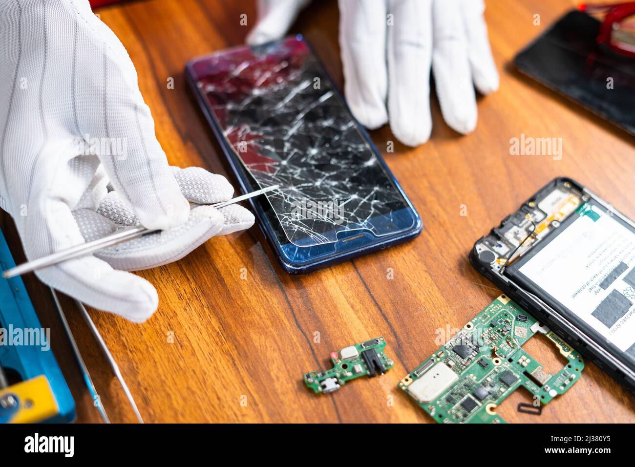 Siirt telefon tamiri, telefoncu, güvenilir telefon servisi, ekran değişimi, batarya onarımı, akıl