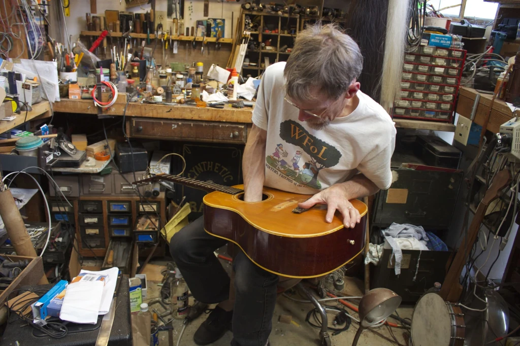 gitar perde yapısı, gitar bakımı, enstr&uuml;man tamiri, gitar akord, perde değiştirme,enstr&uuml;man tamir