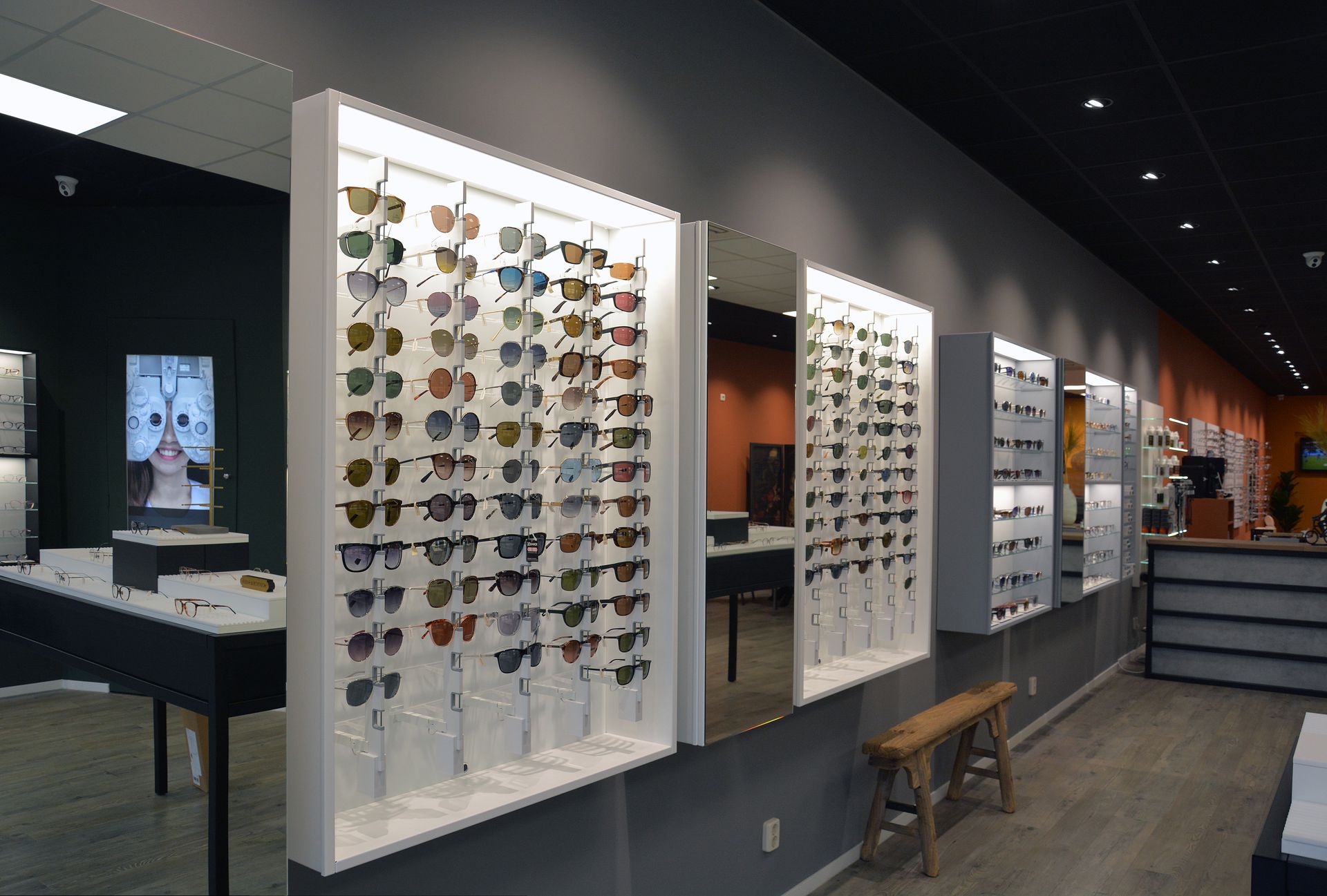 optikçi gözlük önerileri, moda gözlük trendleri, uygun gözlük seçimi, gözlük bakımı, göz sağlığı,