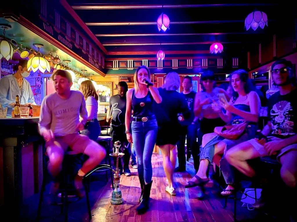 karaoke barları, canlı müzik mekanları, eğlence aktiviteleri, gece hayatı, karaoke şovları,karaok karaoke barları, canlı müzik mekanları, eğlence aktiviteleri, gece hayatı, karaoke şovları,karaok