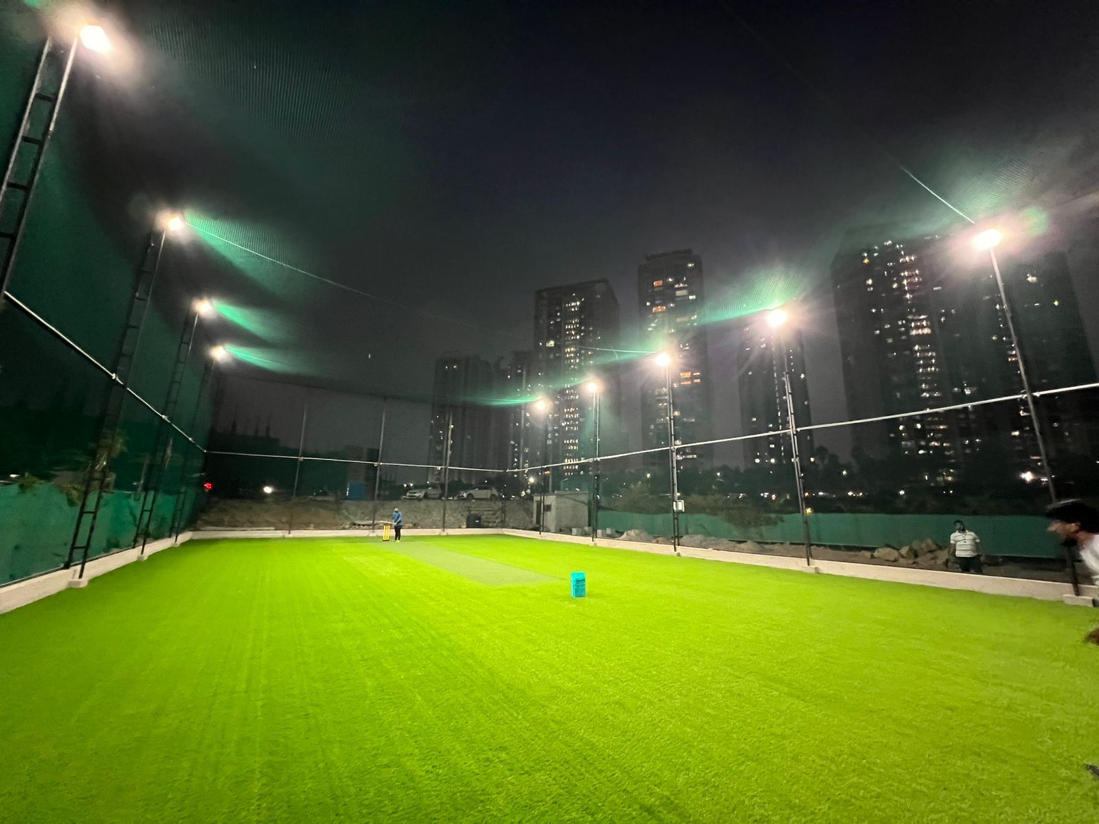 halı saha rezervasyonu, spor tesisleri, futbol sahası kiralama, halı saha fiyatları, futbol sahas