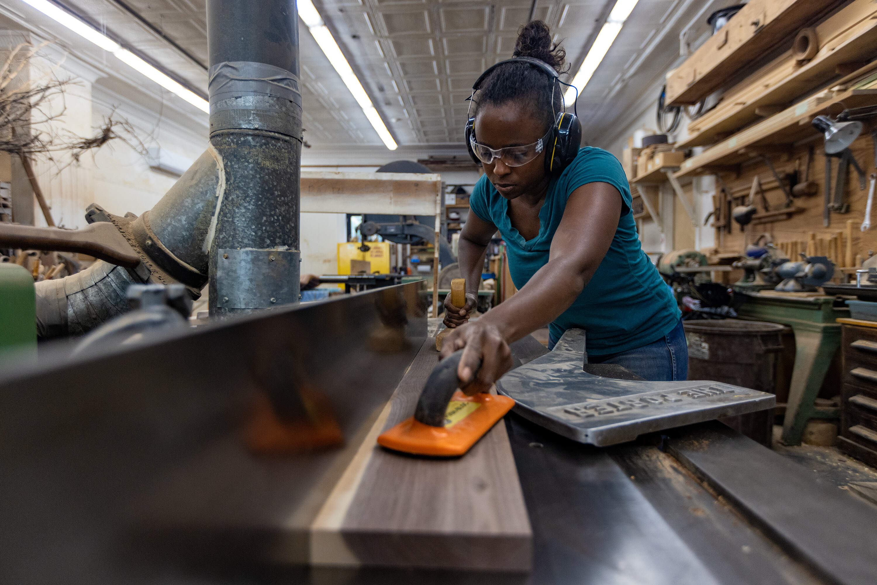 Muş marangoz, mobilya ustası, ahşap dekorasyon, el yapımı mobilya, özel tasarım mobilya, marangoz