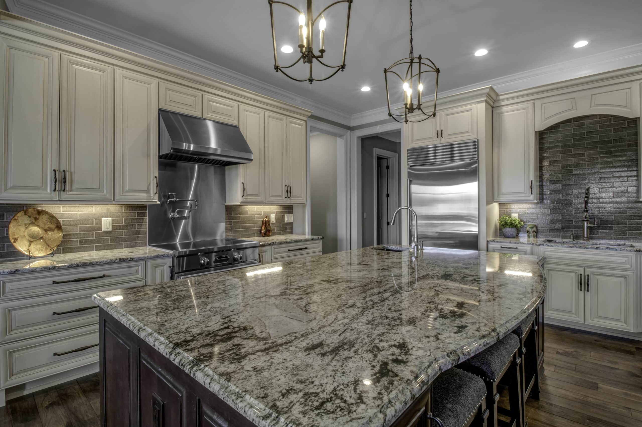 Antalya mermer, granit seçimleri, doğal taş uygulamaları, iç ve dış mekan tasarımı, dayanıklı yüz