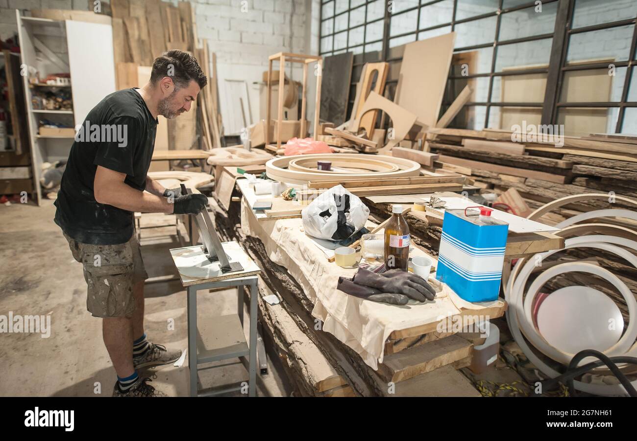 Kilis marangoz, mobilya tasarımı, ahşap ustası, özel mobilya, kaliteli marangozluk, ahşap üretimi Kilis marangoz, mobilya tasarımı, ahşap ustası, özel mobilya, kaliteli marangozluk, ahşap üretimi