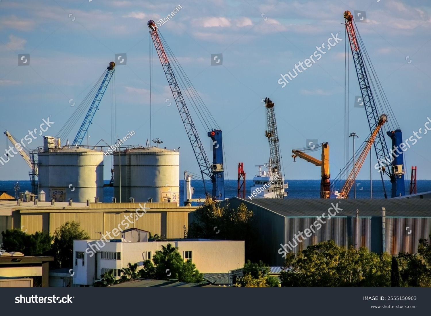 Antalya vinç kiralama, inşaat vinç hizmetleri, vinç kiralama fiyatları, ağır yük kaldırma, vinç o
