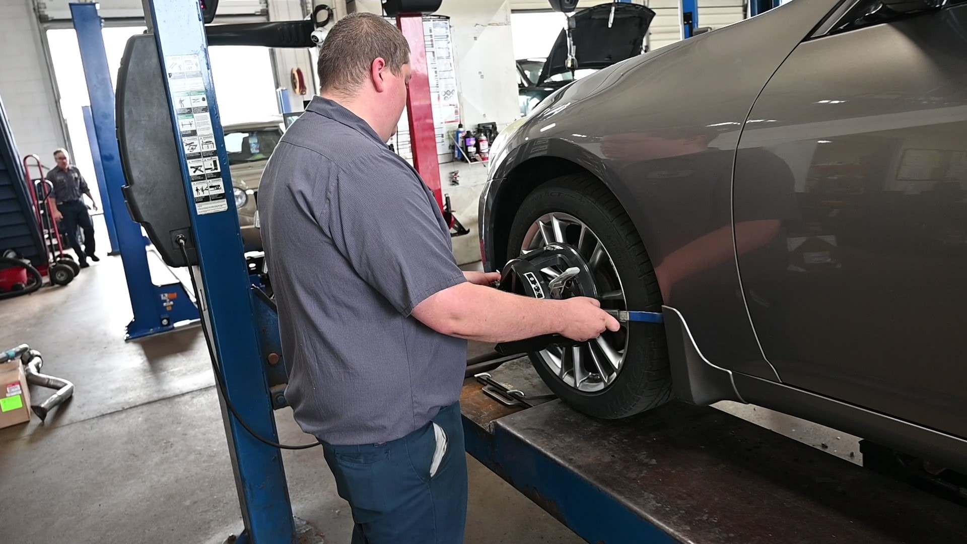 Afyonkarahisar rotbalans, direksiyon ayarı, araç balansı, rot başlığı, otomobil bakım, lastik ser Afyonkarahisar rotbalans, direksiyon ayarı, araç balansı, rot başlığı, otomobil bakım, lastik ser