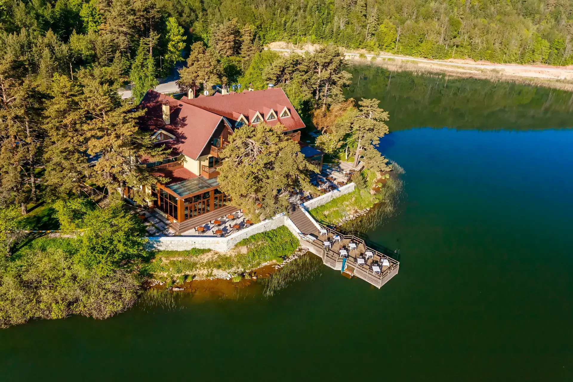 Bolu 4 yıldızlı oteller, lüks konaklama, konforlu otel odaları, Bolu tatil fırsatları, doğa ile i