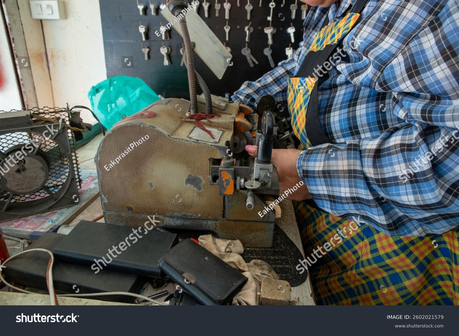 çilingir hizmetleri, Mersin anahtar kilit, acil çilingir, güvenli kilit açma, 7/24 çilingir hizme