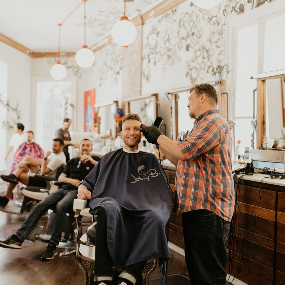 Mardin erkek kuaförleri, erkek saç kesimi, saç bakımı, şık erkek stili, Mardin saç tasarımı, erke Mardin erkek kuaförleri, erkek saç kesimi, saç bakımı, şık erkek stili, Mardin saç tasarımı, erke