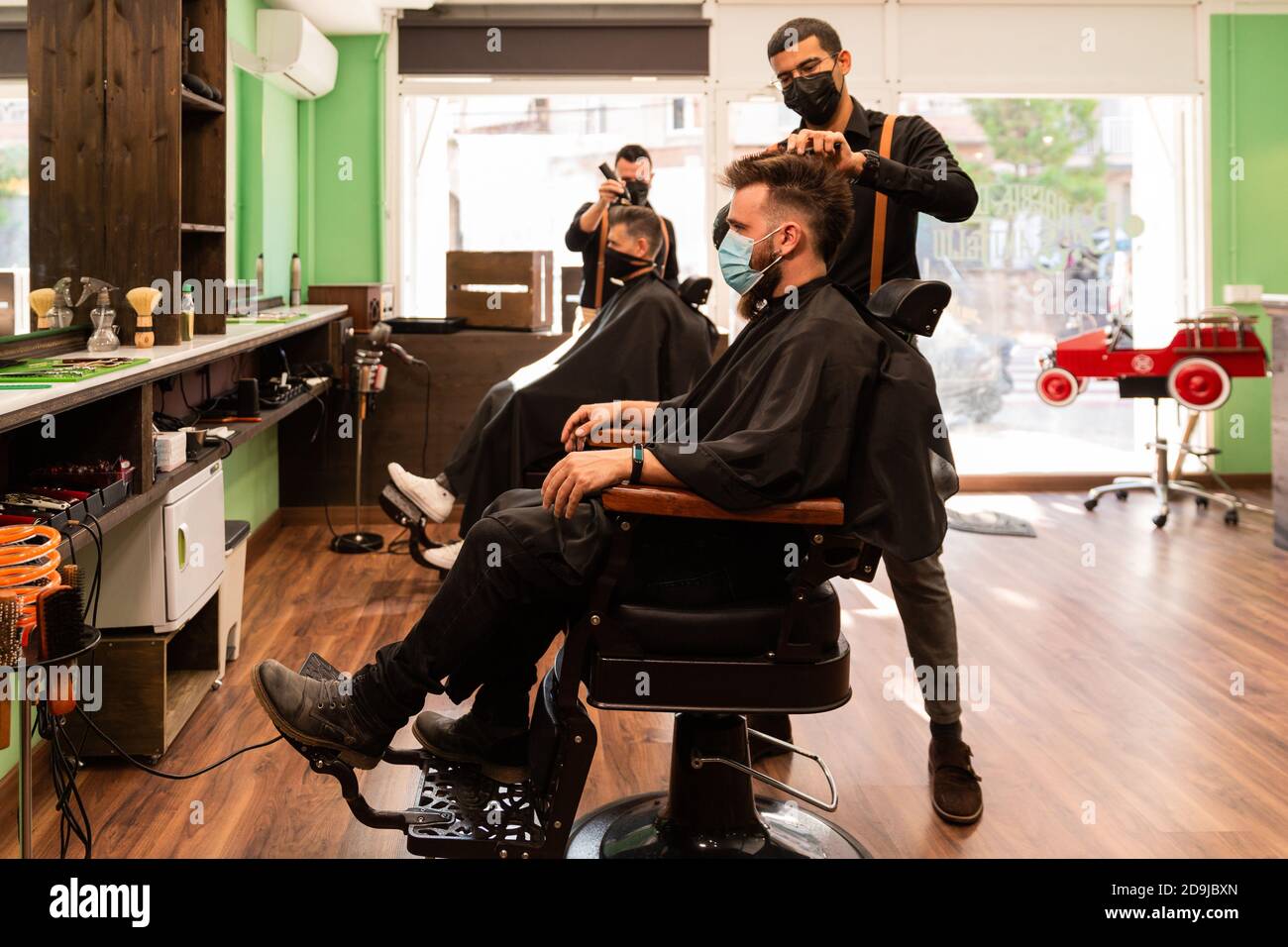 erkek kuaförü Siirt, saç kesimi erkek, erkek saçı bakımı, erkek saç modelleme, erkek traş hizmetl erkek kuaförü Siirt, saç kesimi erkek, erkek saçı bakımı, erkek saç modelleme, erkek traş hizmetl