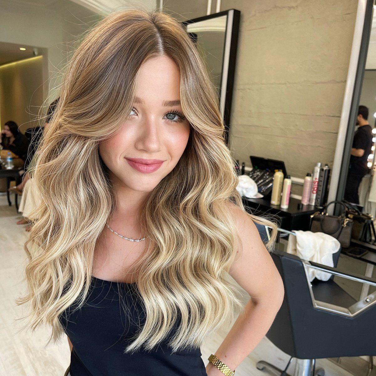 Aksaray kadın kuaförleri, profesyonel saç tasarımı, kadın kuaför hizmetleri, saç kesimi ve boyama