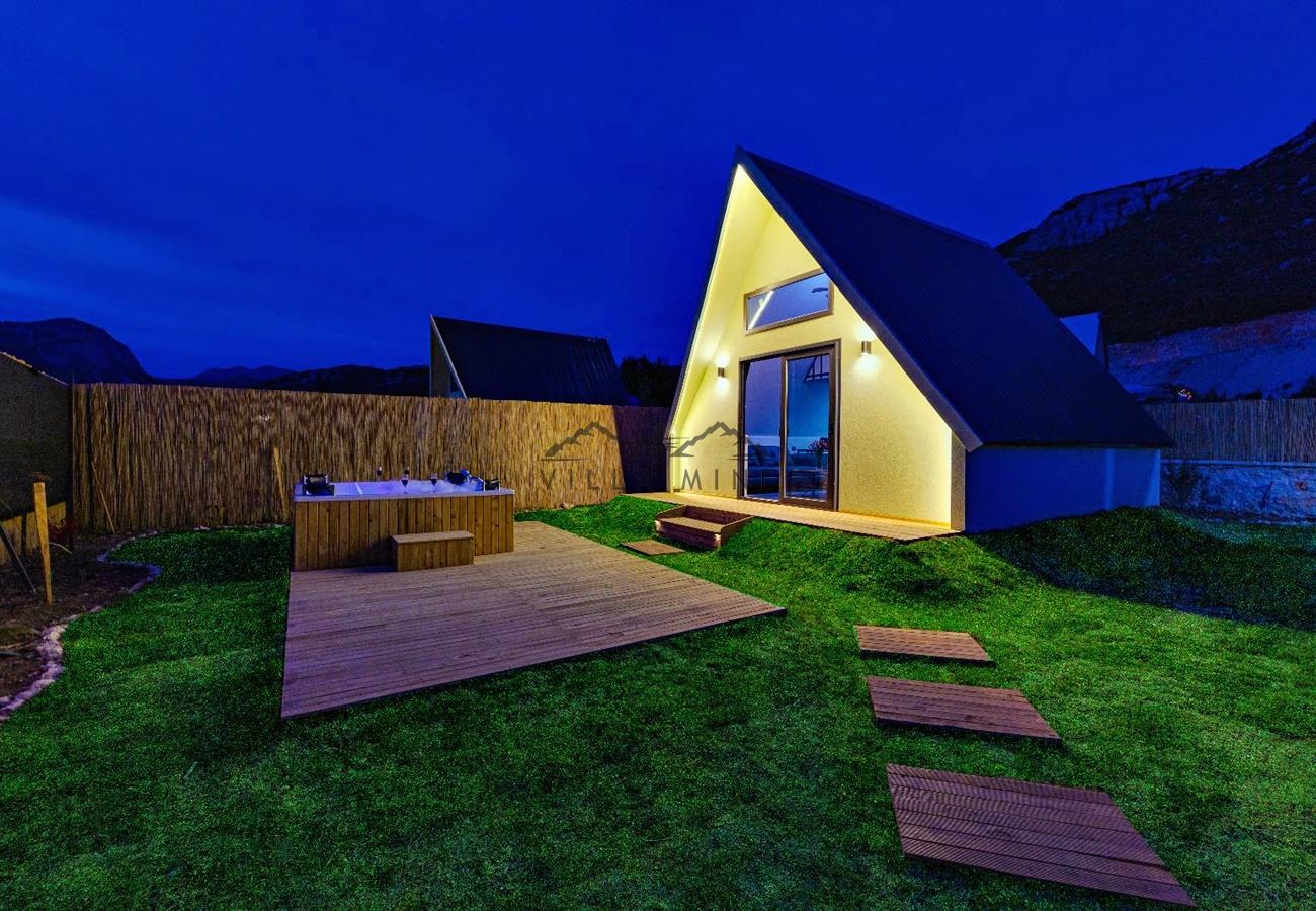 Tiny House Bolu, küçük ev yapımı, sürdürülebilir yaşam, mini ev tasarımı, düşük maliyetli küçük e Tiny House Bolu, küçük ev yapımı, sürdürülebilir yaşam, mini ev tasarımı, düşük maliyetli küçük e