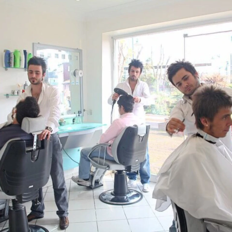 erkek saç kesimi, Aksaray kuaför, modern erkek saç stili, erkek saç bakımı, tıraş hizmetleri,erke erkek saç kesimi, Aksaray kuaför, modern erkek saç stili, erkek saç bakımı, tıraş hizmetleri,erke