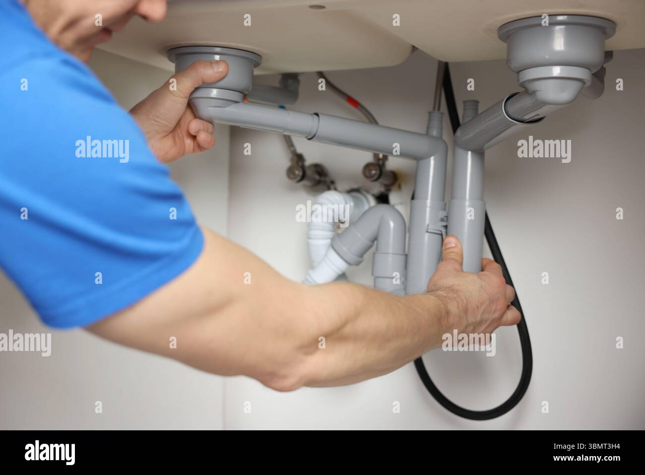 Sakarya su tesisatçı, su sızıntısı onarımı, lavabo montajı, su tesisatı bakımı, uygun fiyatlı tes Sakarya su tesisatçı, su sızıntısı onarımı, lavabo montajı, su tesisatı bakımı, uygun fiyatlı tes