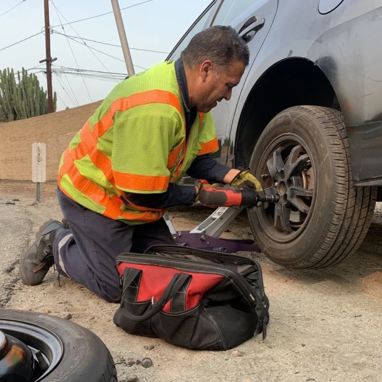 Van lastik yol yardım, acil araç kurtarma, lastik değiştirme, 7/24 yol desteği, araç bakım hizmet Van lastik yol yardım, acil araç kurtarma, lastik değiştirme, 7/24 yol desteği, araç bakım hizmet