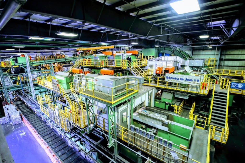 geri d&ouml;n&uuml;ş&uuml;m &uuml;retimi, atık y&ouml;netimi, &ccedil;evre dostu fabrikalar, s&uuml;rd&uuml;r&uuml;lebilirlik, geri d&ouml;n&uuml;ş&uuml;m tekn