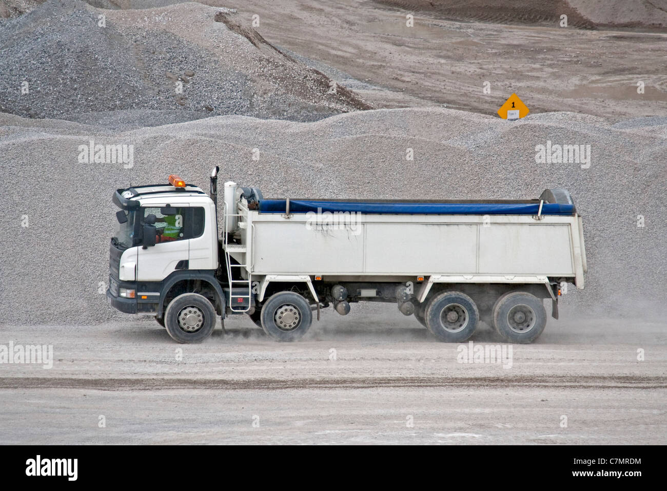 lastik değişimi, yol yardım, Burdur araç kurtarma, acil lastik servisi, yol yardımı hizmetleri,la