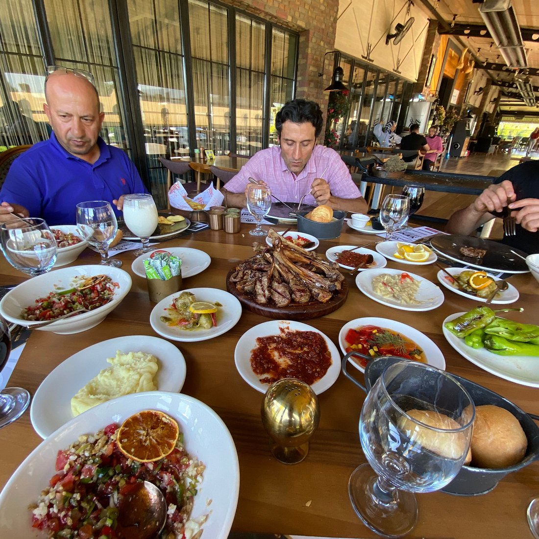 Kütahya lokantaları, esnaf yemekleri, taze yemekler, uygun fiyatlı lokantalar, geleneksel mutfak,