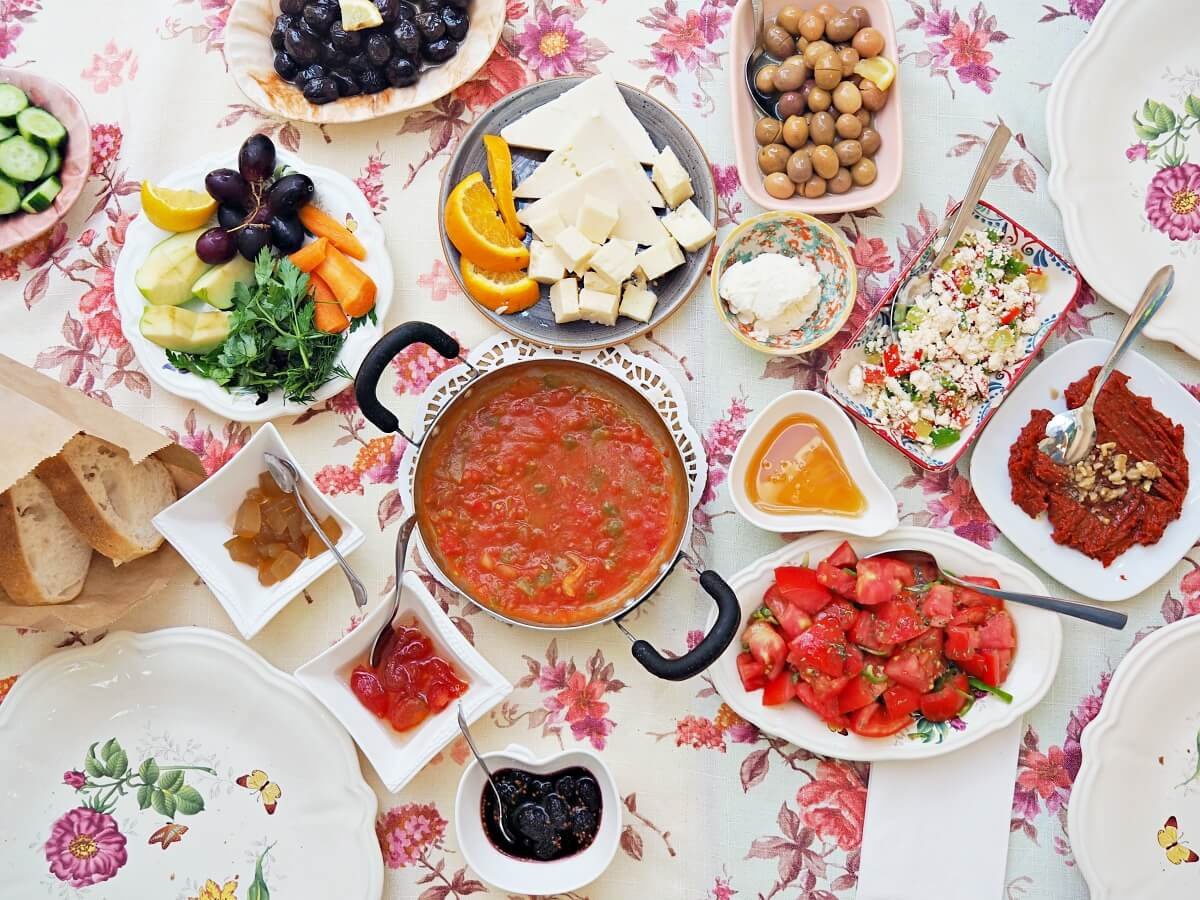 Hatay çiğköfte, yöresel lezzetler, çiğ köfte tarifleri, sağlıklı atıştırmalık, geleneksel tarifle