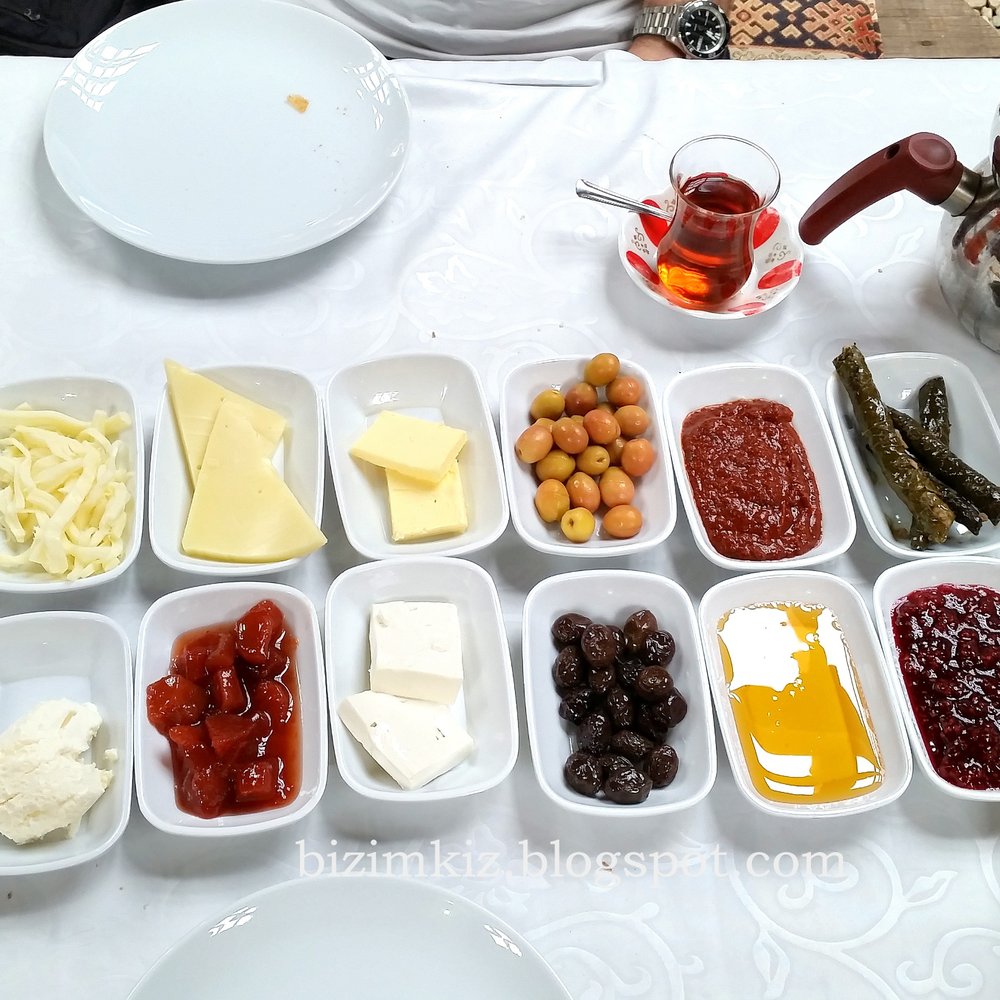 Bilecik lokantaları, esnaf yemekleri, uygun fiyatlı öğle yemeği, geleneksel yemekler, lezzetli lo