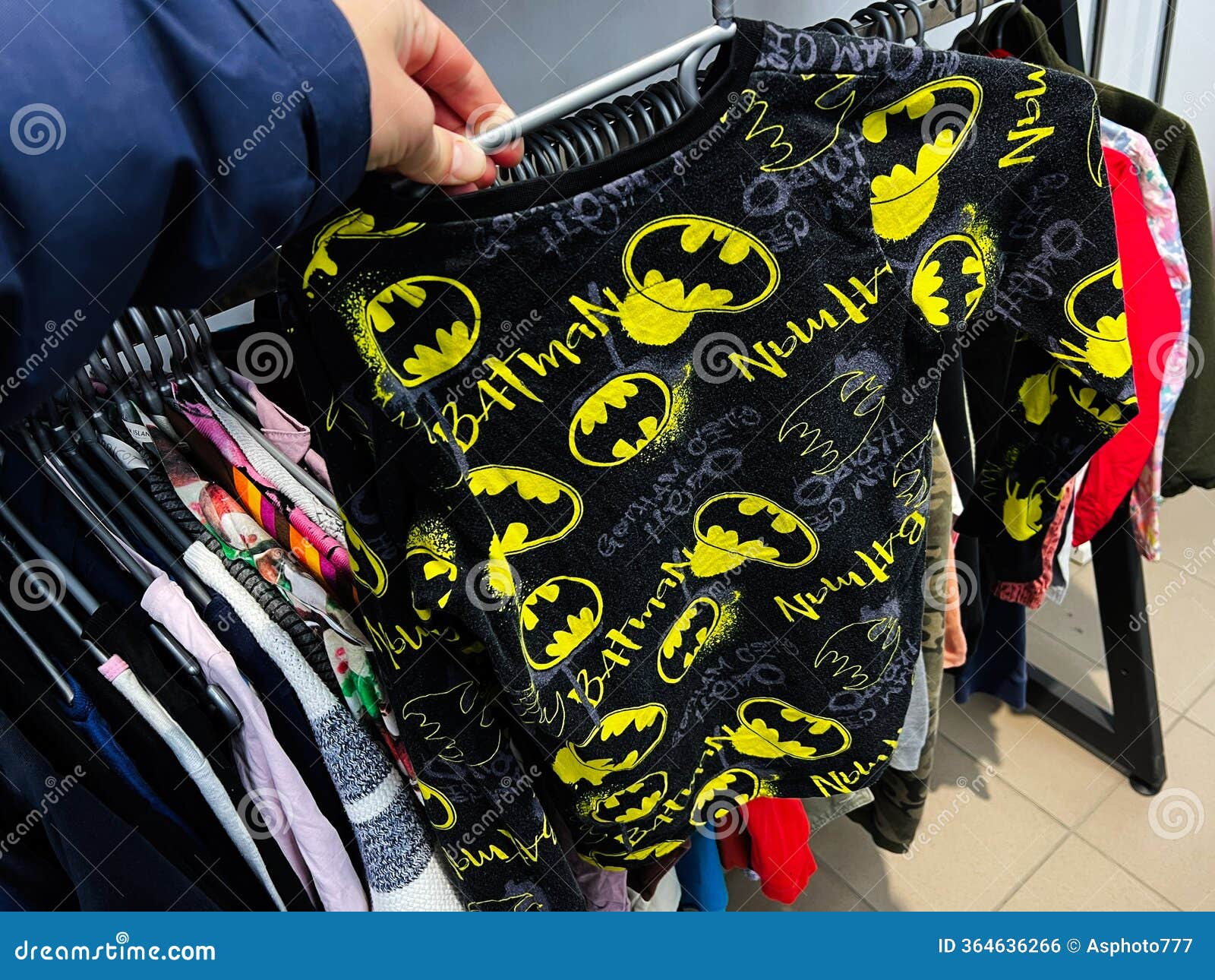 bebek giysi mağazaları, Batman bebek kıyafetleri, bebek alışveriş rehberi, uygun fiyatlı bebek kı