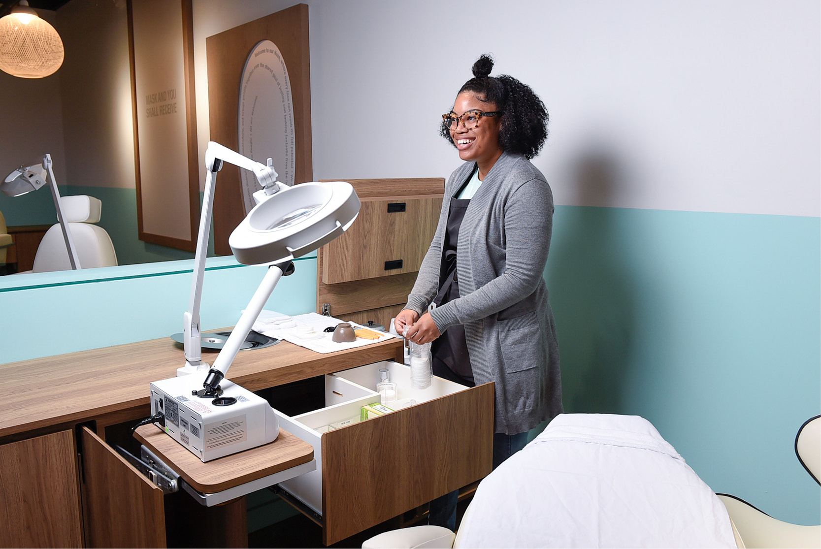 Kars güzellik merkezi, cilt bakımı, saç kesimi, manikür pedikür, uzman estetik, güzellik hizmetle