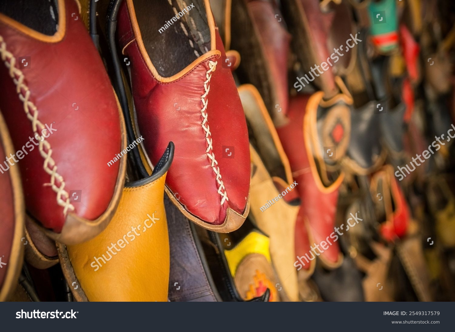 Şanlıurfa ayakkabıcı, geleneksel ayakkabılar, el yapımı ayakkabılar, Şanlıurfa ayakkabı fiyatları