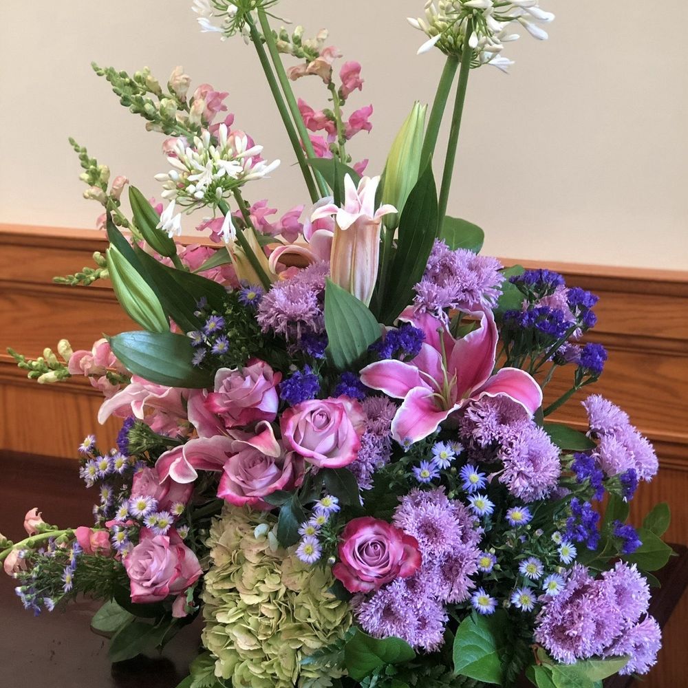 Manisa çiçekçileri, çelenk yapımı, özel çiçek tasarımları, anıtlara çelenk, uygun fiyatlı çiçek h