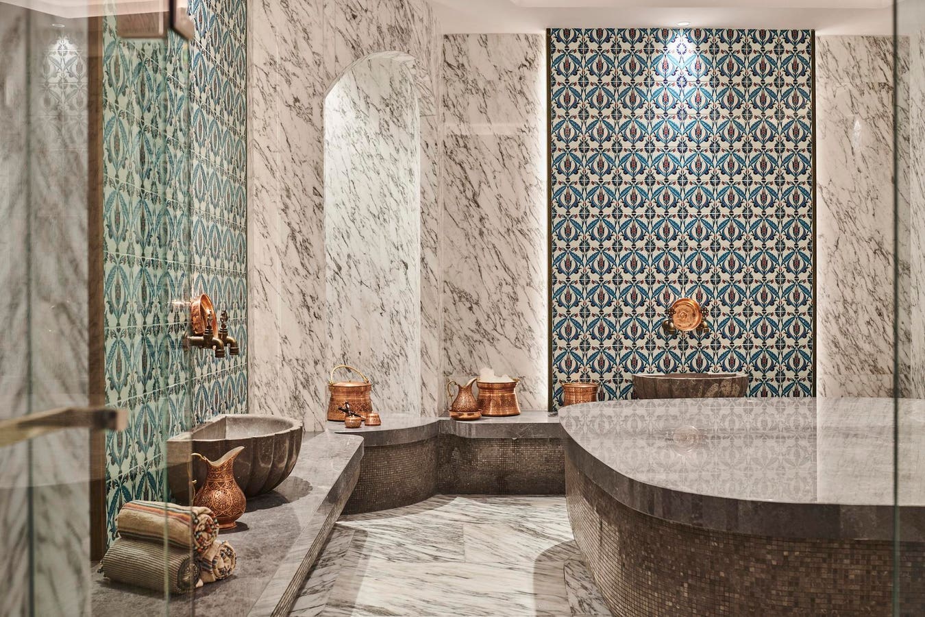 Uşak hamam deneyimi, geleneksel Türk hamamı, sağlıklı hijyen yöntemleri, Osmanlı hamamları, terma