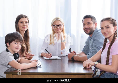 İzmir aile danışmanı, aile terapisi, aile danışmanlığı, iletişim terapisi, aile sorunları çözümü, İzmir aile danışmanı, aile terapisi, aile danışmanlığı, iletişim terapisi, aile sorunları çözümü,