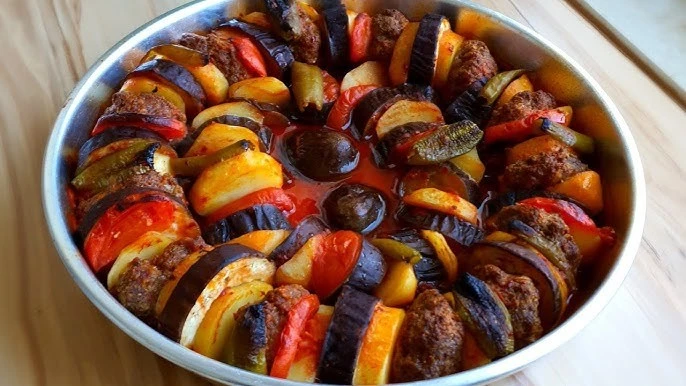 Fırında Köfteli Patlıcan Yemeği Tarifi