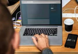 Laptop Kapak Tamiri: Uzman Teknik Servisle Laptopunuzun Ömrünü Uzatın blog-image
