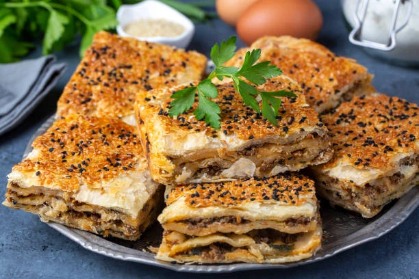 Kıymalı Patatesli Börek Tarifleri ve Sunum Önerileri blog-image