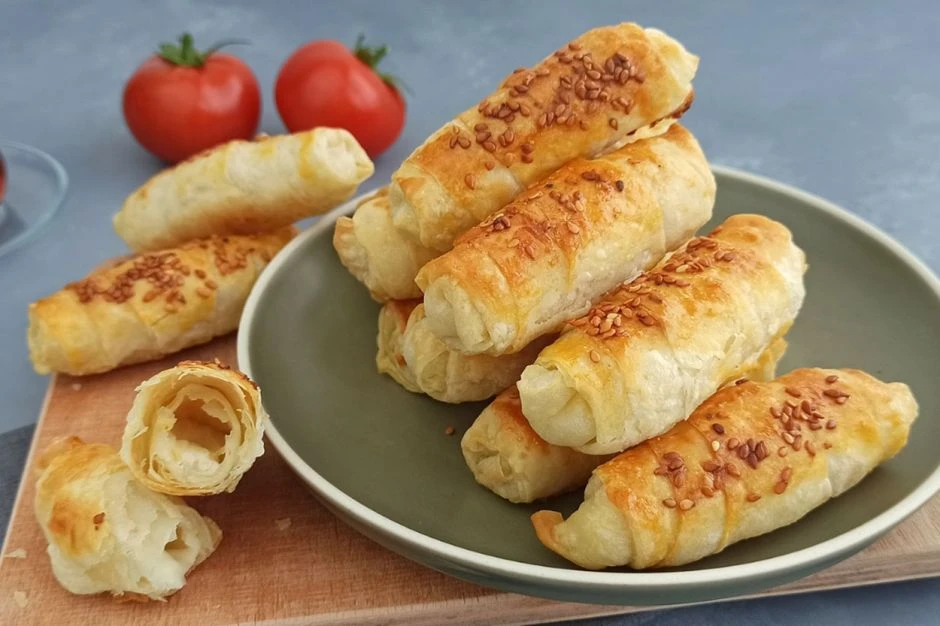 Patatesli Buzluk Böreği Tarifi ile Pratik Kahvaltılık Börek