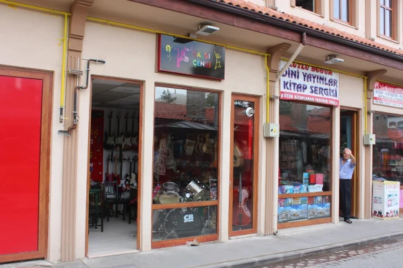 Çalgı Çengi Müzikevi Çalgı Çengi Müzikevi