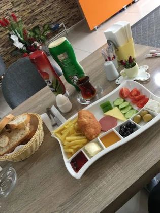 Es Cafe Ortaköy Kumpir Ve Kahvaltı Es Cafe Ortaköy Kumpir Ve Kahvaltı