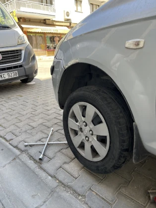 İzmir Lastik Yol Yardım 7/24 Açık Bornova İzmir Lastik Yol Yardım 7/24 Açık Bornova