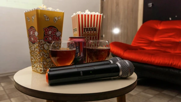Kafes Playstation Ve Karaoke Salonu Kafes Playstation Ve Karaoke Salonu
