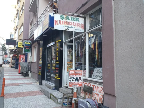 Şark Kundura Tamircisi Şark Kundura Tamircisi