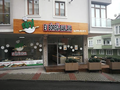 Sini Ev Böreği - Baklava Sini Ev Böreği - Baklava