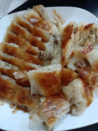 Taç Börek Pide Uğur Usta
