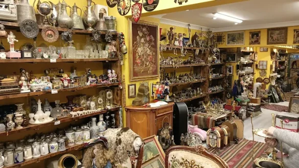 Üstat Antika Ve Sanat Evi Üstat Antika Ve Sanat Evi
