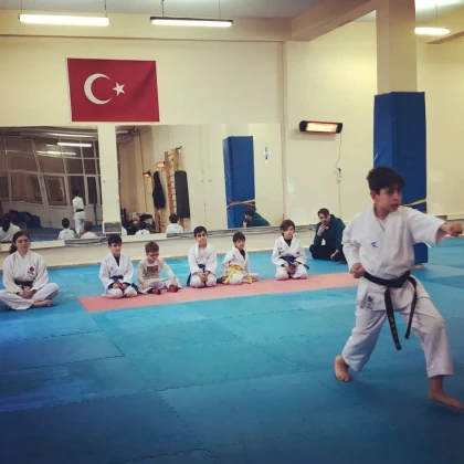 Uzakdoğu Sporları Salonu Uzakdoğu Sporları Salonu