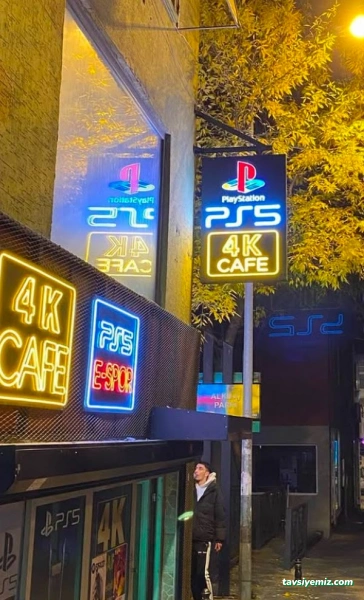 4K Playstation Cafe 4K Playstation Cafe