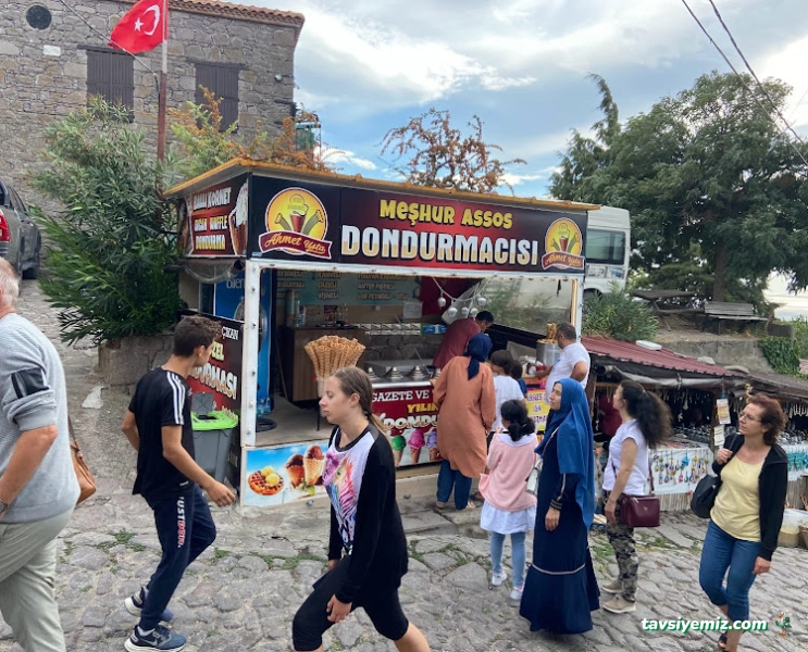 Ahmet Usta Meşhur Assos Dondurması Ahmet Usta Meşhur Assos Dondurması