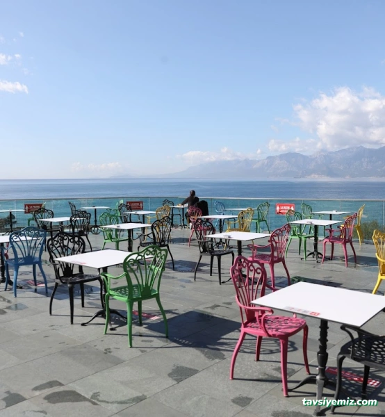 Antalya Büyükşehir Belediyesi Tophane Çay Bahçesi Antalya Büyükşehir Belediyesi Tophane Çay Bahçesi